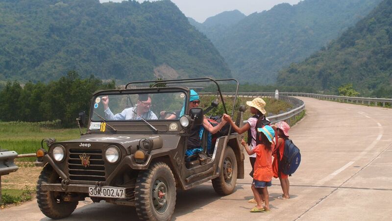 travel by car in vietnam